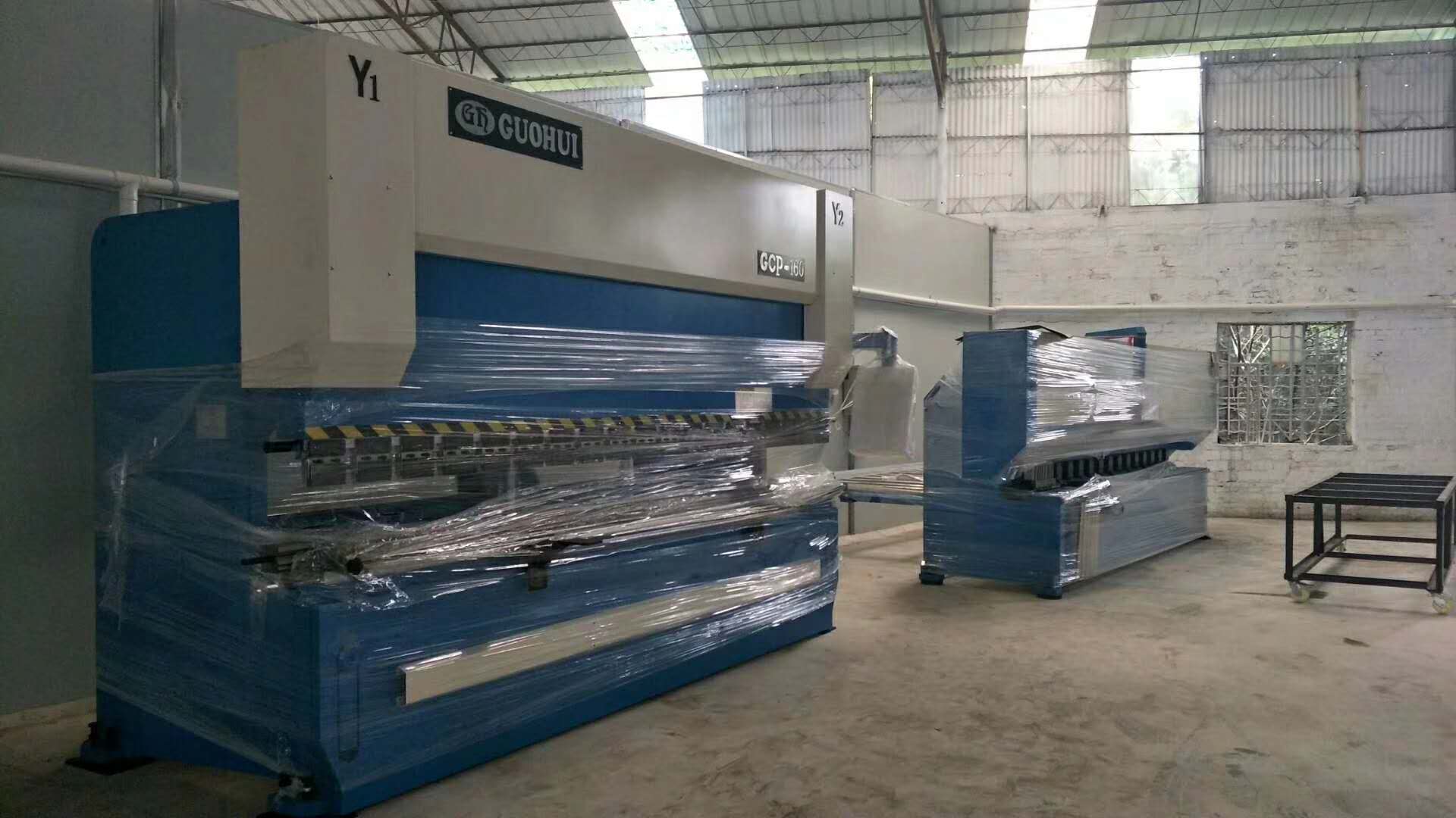 十月，金秋送爽，國輝送機(jī)